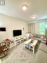 399 Parkside Dr in Toronto, ON - Building Photo - Building Photo