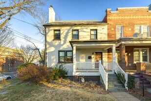 1900 Q St SE in Washington, DC - Building Photo