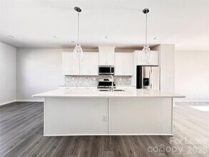 2350 Donnelly Hls Ln in Charlotte, NC - Building Photo - Building Photo