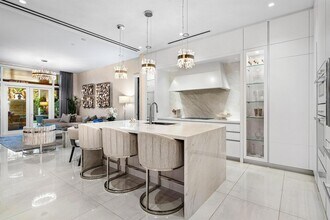 200 SE Mizner Blvd, Unit 104 in Boca Raton, FL - Building Photo - Building Photo