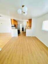 5622 Easton Ave in San Diego, CA - Foto de edificio - Building Photo