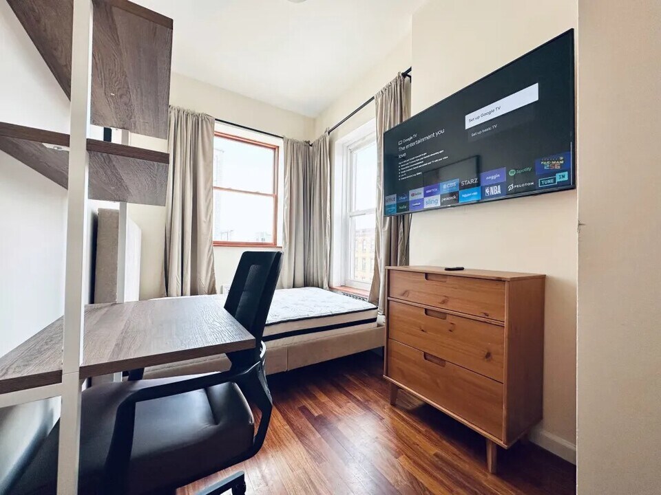 Furnished room/NOT APARTMENT in Brooklyn, NY - Foto de edificio