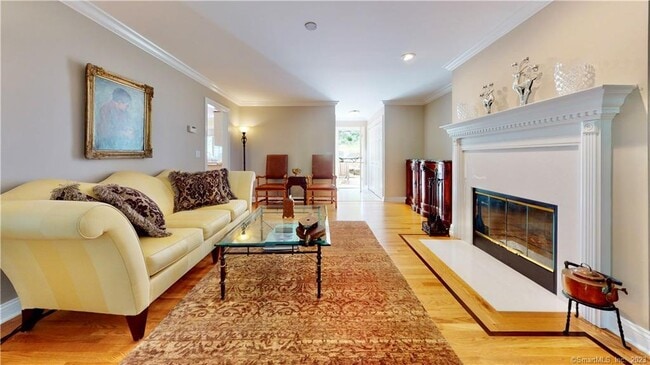 753 Long Hill Ave in Shelton, CT - Building Photo - Building Photo