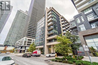 60 Annie Craig Dr in Toronto, ON - Building Photo - Building Photo