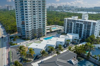 1200 Club Condominiums in Fort Lauderdale, FL - Building Photo - Building Photo