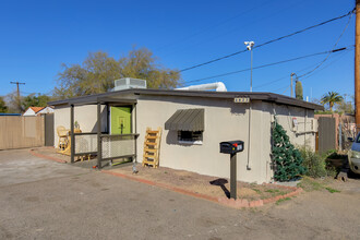 1830 W Indian School Rd in Phoenix, AZ - Building Photo - Building Photo