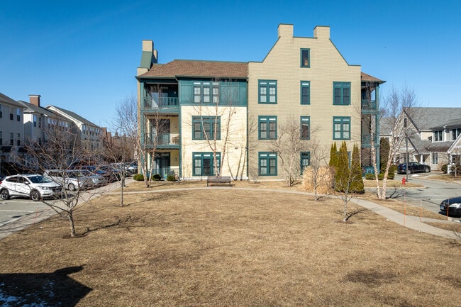Seaside Village in Niantic, CT - Foto de edificio - Building Photo