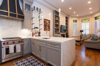 288 Commonwealth Ave in Boston, MA - Building Photo - Building Photo