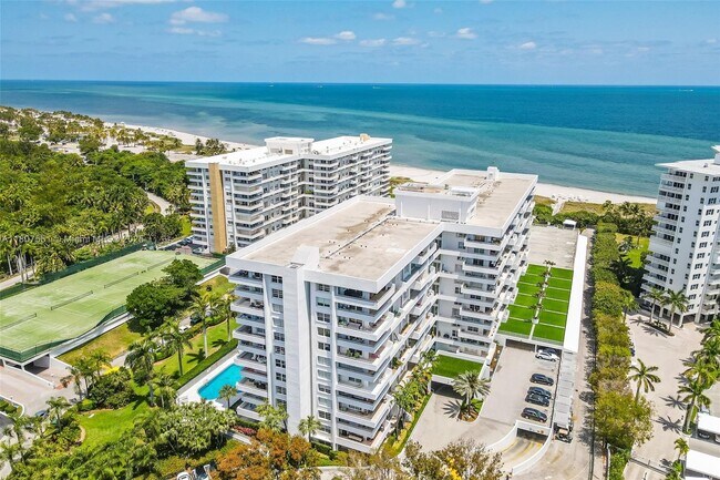 199 Ocean Ln Dr in Key Biscayne, FL - Building Photo - Building Photo