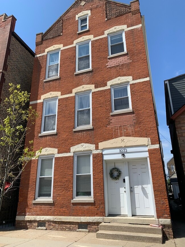 property at 3222 S Aberdeen St