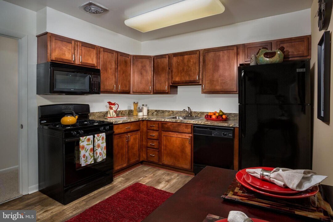 6013 Hunt Ridge Rd-Unit -3012 in Baltimore, MD - Building Photo