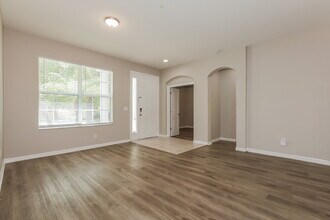 1610 White Dove Ct in Brandon, FL - Building Photo - Building Photo
