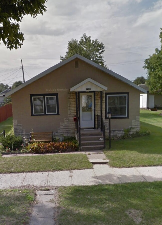 property at 1538 Barlow St