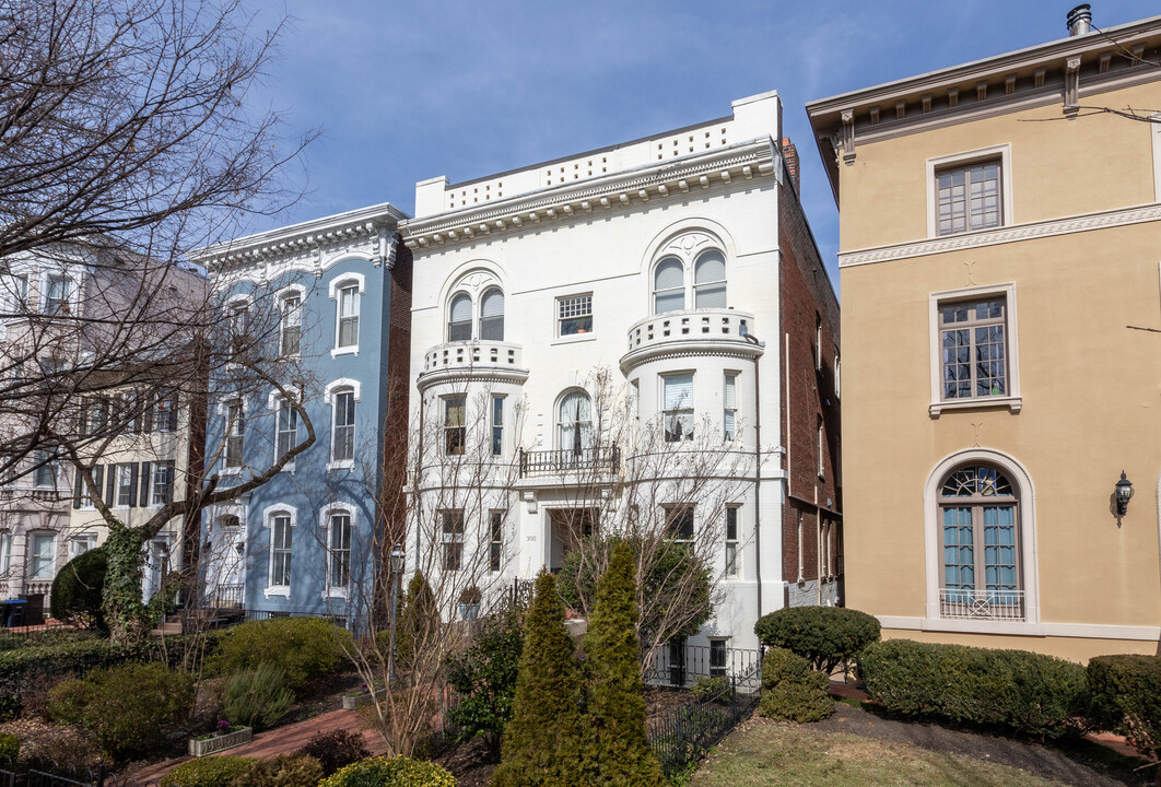 308 E Capitol St NE in Washington, DC - Building Photo