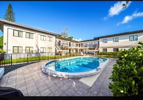 1901 Johnson St in Hollywood, FL - Building Photo