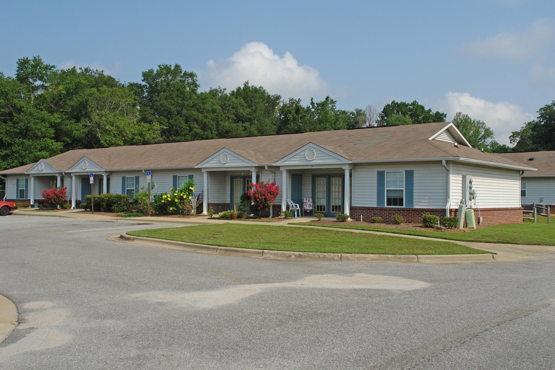 Wesley Scott Place in Pensacola, FL - Building Photo