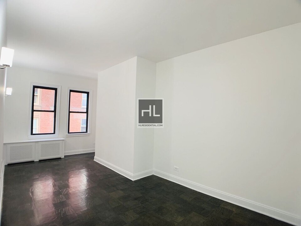 WEST 22 STREET in New York, NY - Building Photo