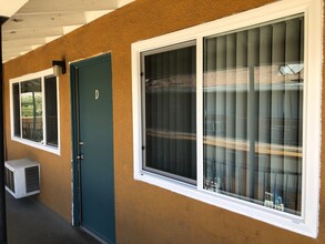 Franklin Terrace Apartments in Pomona, CA - Building Photo - Interior Photo