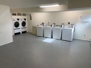 875 N 15th St in Laramie, WY - Foto de edificio - Building Photo