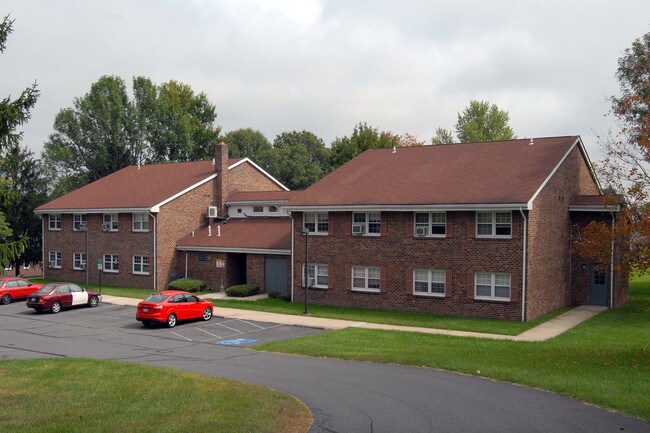 Chestnut Court in Birdsboro, PA - Building Photo - Building Photo