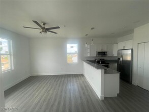 275 SW 4th St in Cape Coral, FL - Building Photo - Building Photo