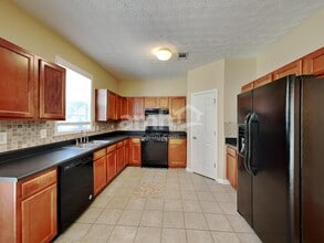 6165 Ambercrest Ct in Buford, GA - Building Photo - Building Photo