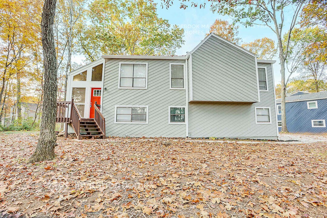 2230 Rolland St in Marietta, GA - Foto de edificio