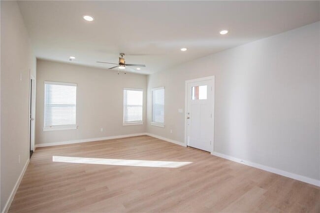 281 N Hunter St in Farmington, AR - Building Photo - Building Photo