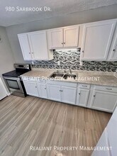 980 Sarbrook Dr in Cincinnati, OH - Building Photo - Building Photo