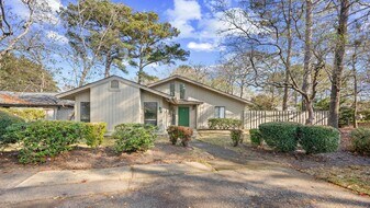 904 Dogwood Ct in Myrtle Beach, SC - Building Photo