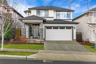 10125 21st St SE in Lake Stevens, WA - Building Photo