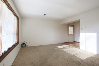 Schilling Property Management in Carbondale, IL - Building Photo - Interior Photo