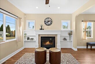 126 E 43rd St in Tacoma, WA - Foto de edificio - Building Photo