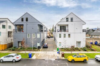 1018 N Ainsworth St in Portland, OR - Building Photo - Building Photo