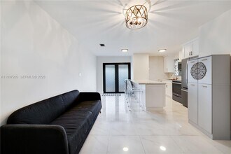 2801 SW 106th Ave in Miami, FL - Building Photo - Building Photo