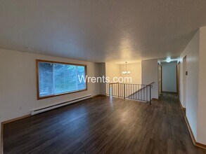 11923-11925 E Railroad Cir in Spokane Valley, WA - Building Photo - Building Photo