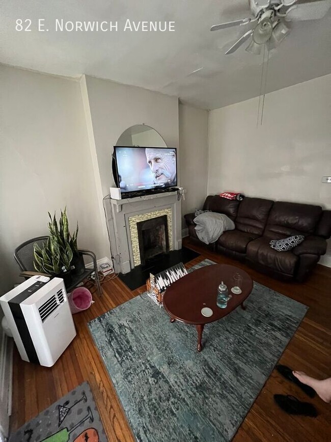 82 E Norwich Ave in Columbus, OH - Building Photo - Building Photo