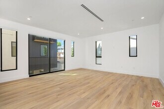 111 Orlando Ave in Los Angeles, CA - Building Photo - Building Photo