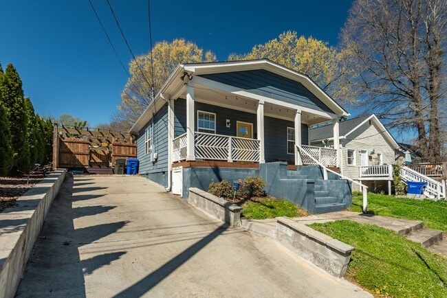 property at 915 N Elizabeth St