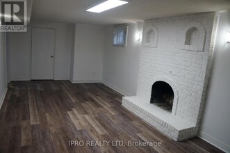 7 Mallard Crescent in Brampton, ON - Building Photo - Building Photo