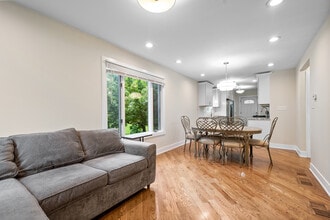 3755 Grove St in Skokie, IL - Building Photo - Building Photo