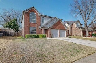 907 Waterford Way in Euless, TX - Building Photo - Building Photo
