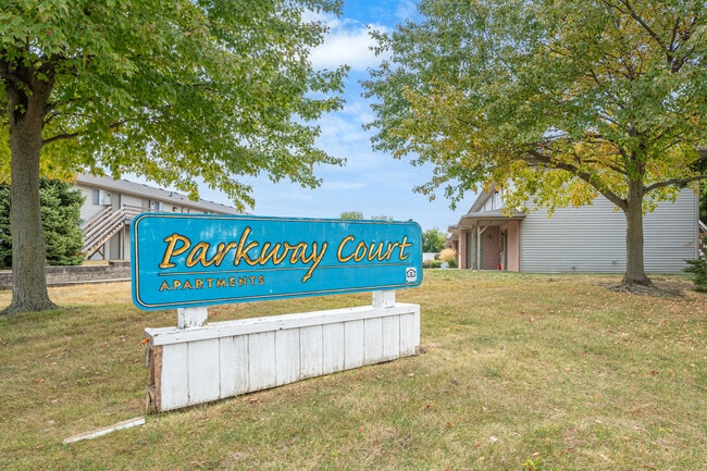 Parkway Court Apartments