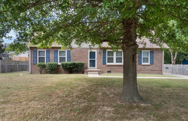 334 Kelsey Dr in Clarksville, TN - Building Photo - Building Photo