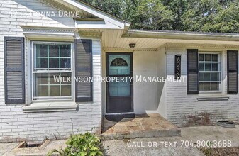 6233 Donna Dr in Charlotte, NC - Building Photo - Building Photo