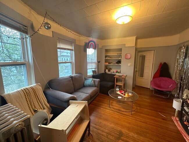 69 Conwell Ave, Unit 1 in Somerville, MA - Building Photo - Building Photo