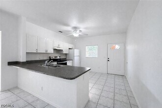 1109 SW 48th Terrace in Cape Coral, FL - Building Photo - Building Photo