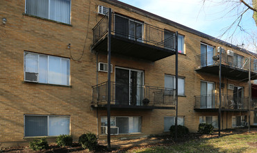 Ibsen House in Cincinnati, OH - Foto de edificio - Building Photo