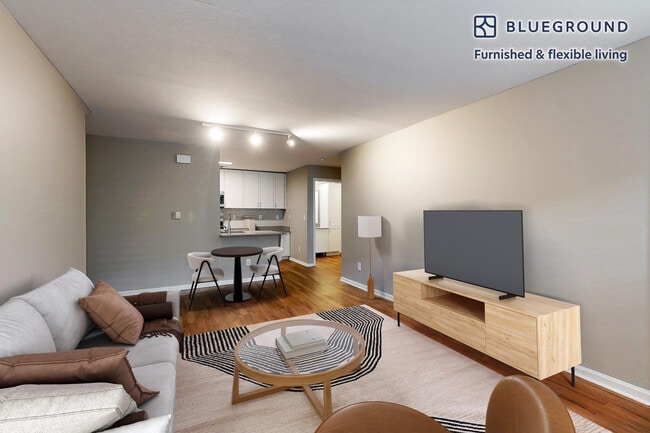 100 Court N Dr in Melville, NY - Building Photo - Building Photo