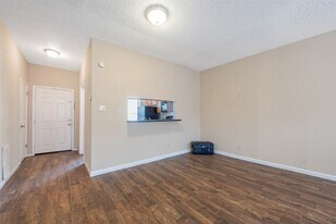 12400 Brookglade Cir in Houston, TX - Building Photo